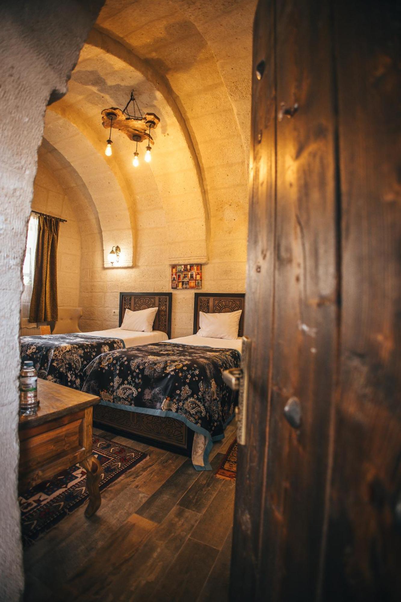 Vintage Cave House Hotel Göreme Exteriör bild
